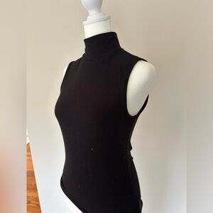 Sanctuary sleeveless black ribbed mock turtleneck
